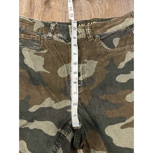 American Eagle Womens Camo Mom Jean Size 26/27 - Picture 11 of 12